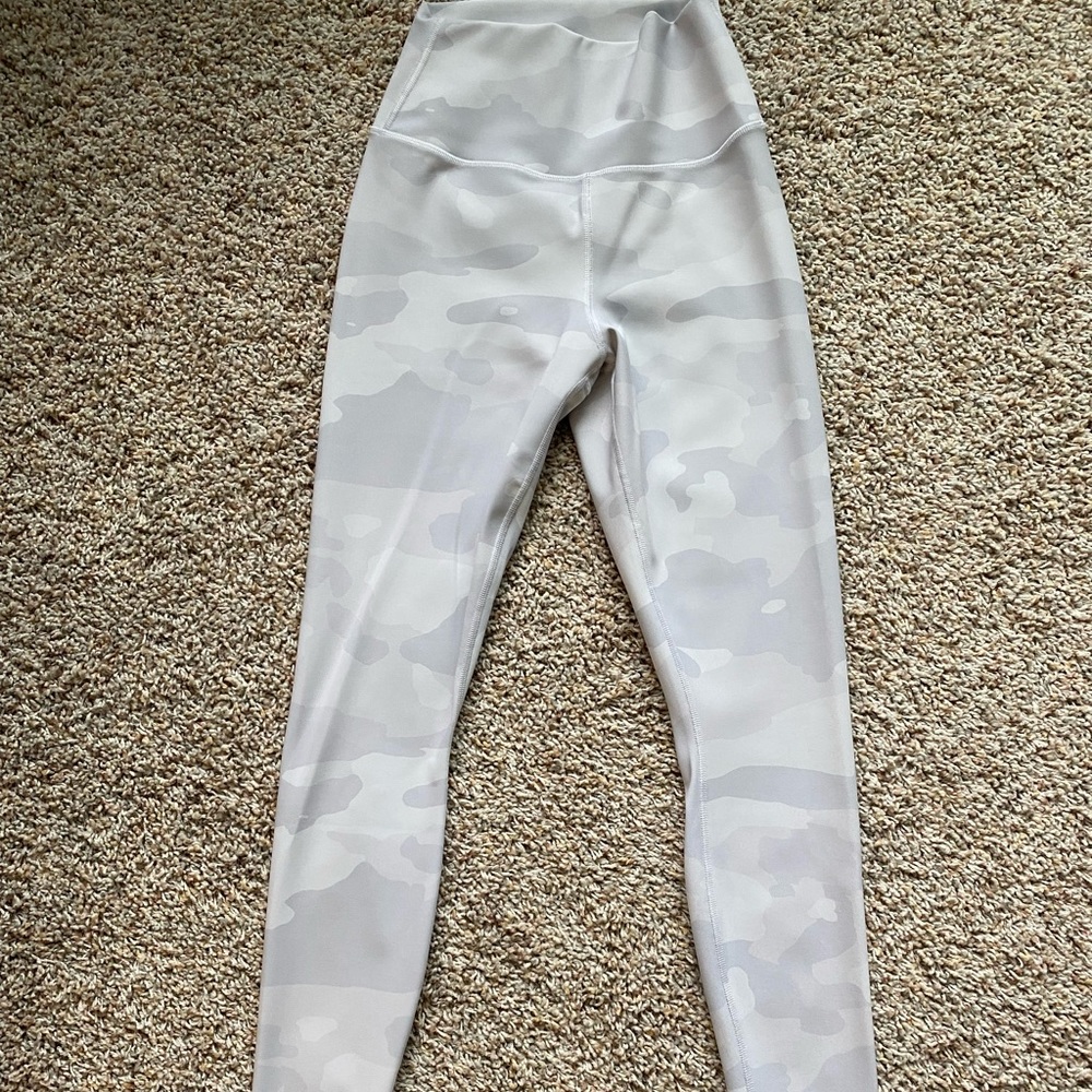 Alo leggings in white camo size small